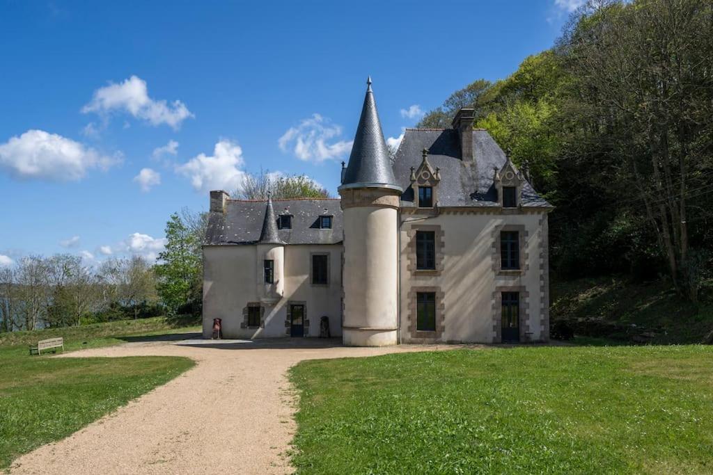 Chateau Au Bord De La Mer Carantec Exterior photo